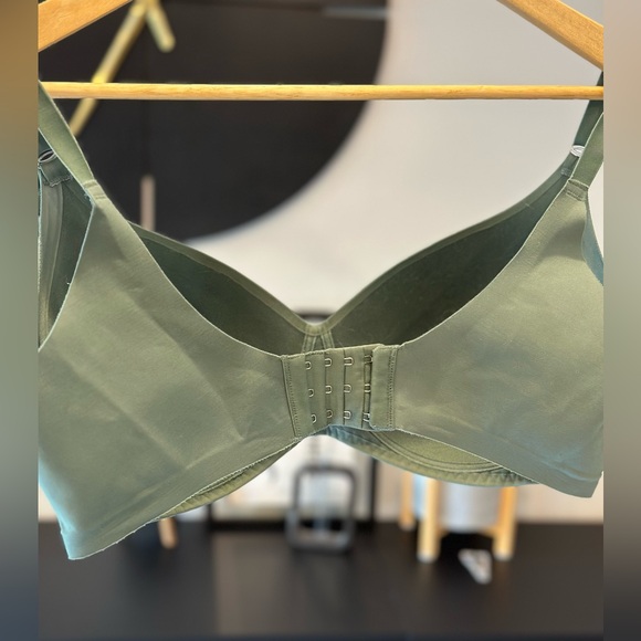 La Vie en Rose Bra - Sleekback - Picture 2 of 3